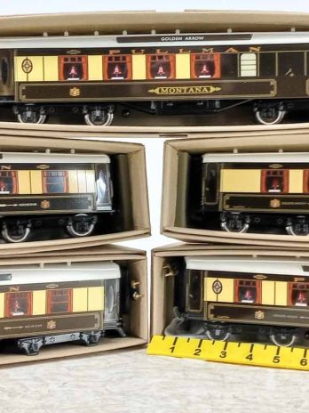 “Golden Arrow” (“Fleche d’Or”) tinplate car set by Daerstadt