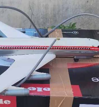 Joustra Battery Operated airplane